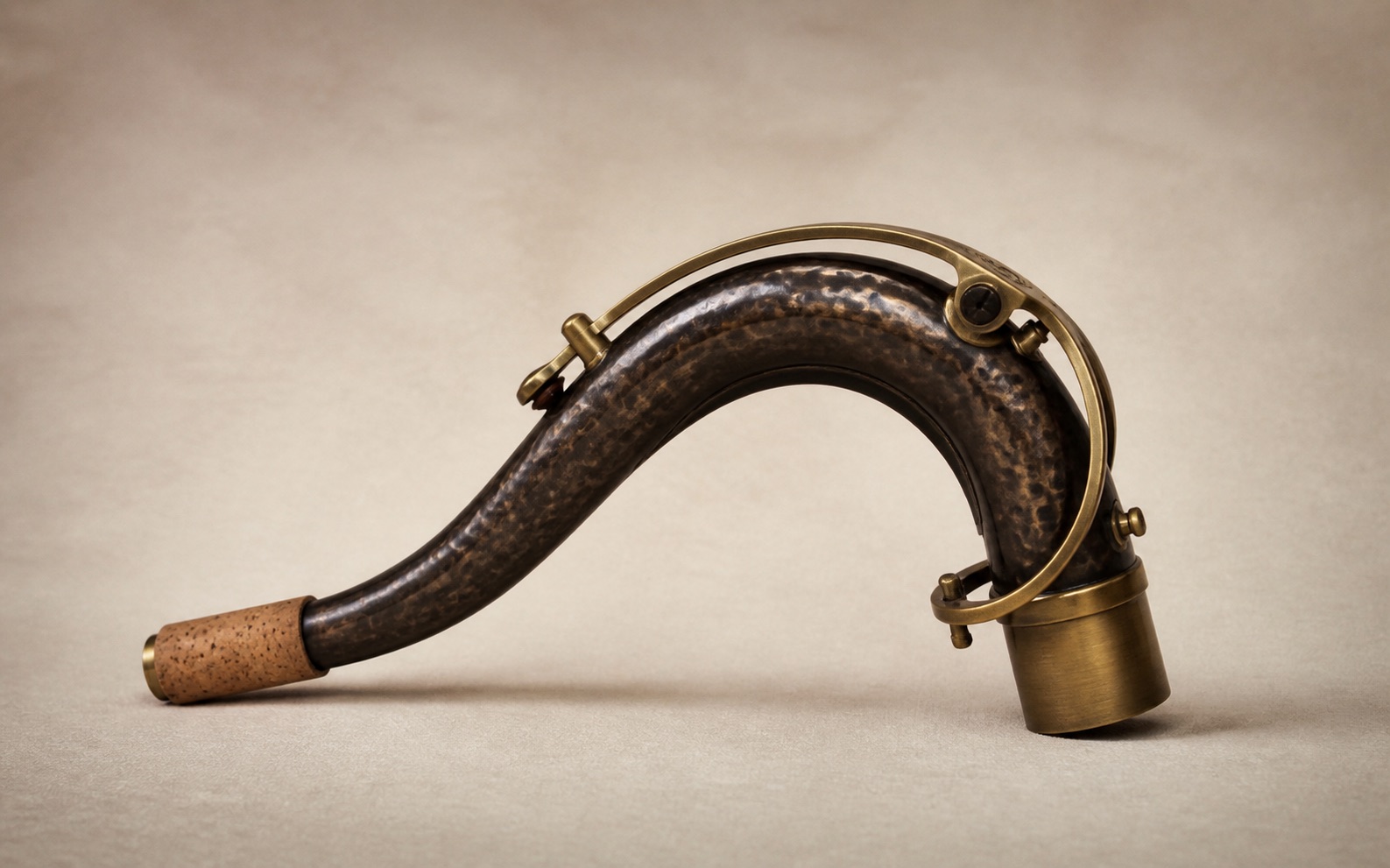 X-angle saxophone neck